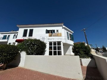 Semi Detached Villa For Sale  in  Chlorakas