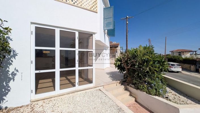 Image No.10-3 Bed Property for sale