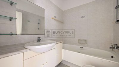 Semi Detached Villa For Sale  in  Chlorakas