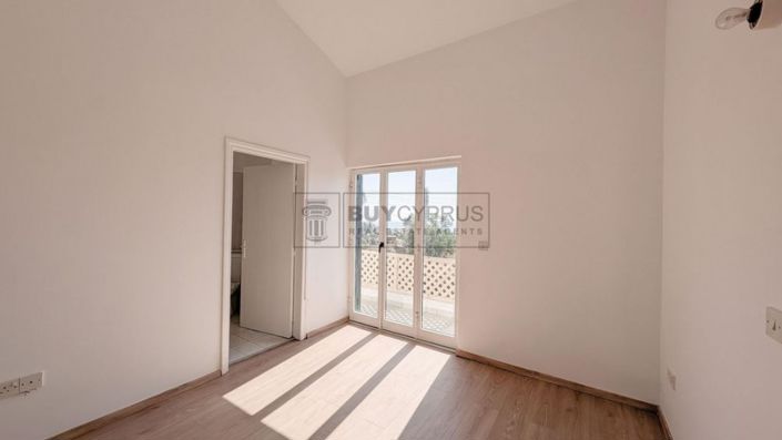 Image No.16-3 Bed Property for sale