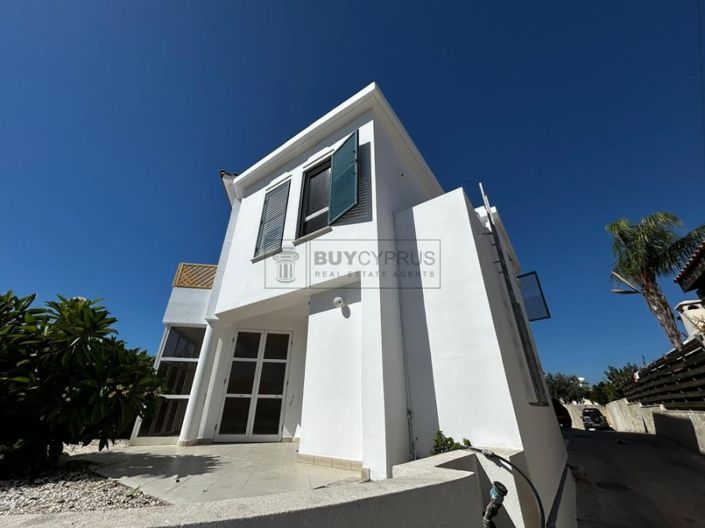 Image No.17-3 Bed Property for sale