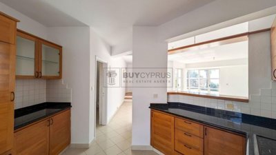 Semi Detached Villa For Sale  in  Chlorakas