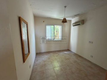 Apartment For Sale  in  Paphos Town