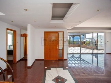 Penthouse For Sale  in  Kato Polemidia