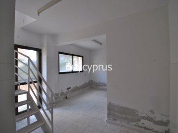 FREEHOLD SHOP/RESTAURANT FOR SALE IN KATO PAFOS 
