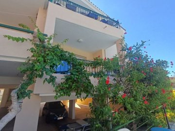 Apartment For Sale  in  Peyia