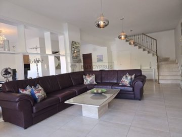 Town House For Sale  in  Kato Paphos