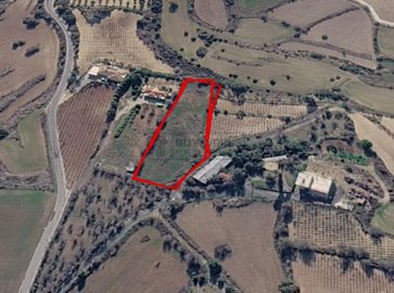 Residential Land  For Sale  in  Polemi