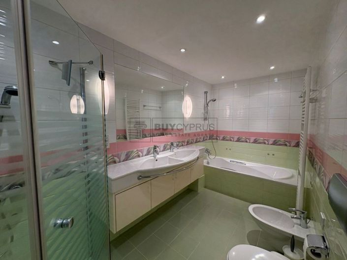 Image No.27-3 Bed Villa for sale
