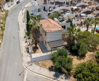 Detached Villa For Sale  in  Peyia