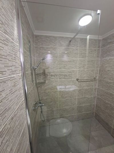 Image No.10-3 Bed Property for sale