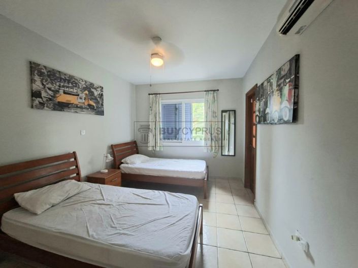 Image No.8-3 Bed Property for sale