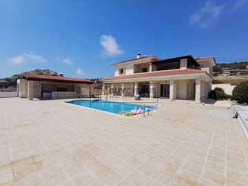 Detached Villa For Sale  in  St.George - Sea Caves