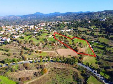 Residential Land  For Sale  in  Peristerona