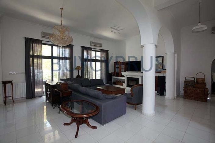 Image No.6-7 Bed Villa for sale
