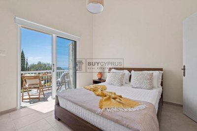 Town House For Sale  in  Peyia