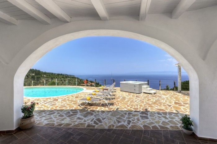 Image No.1-6 Bed Villa for sale