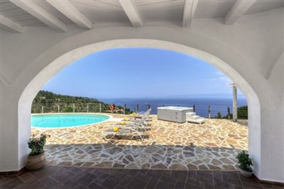 6 Bed Villa for sale