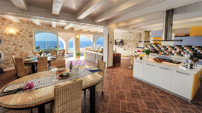 Image No.5-6 Bed Villa for sale