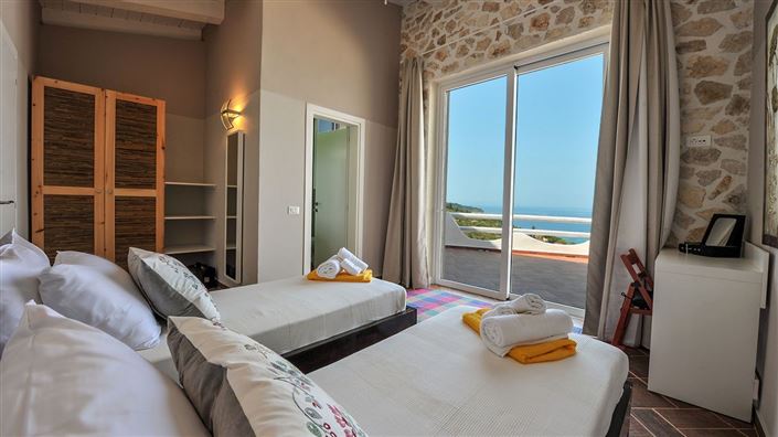 Image No.7-6 Bed Villa for sale