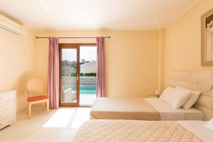 Image No.11-Villa for sale