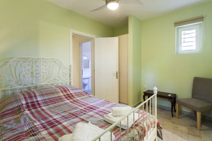 Image No.8-3 Bed House for sale