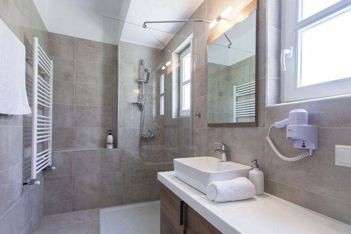 Image No.9-3 Bed House for sale