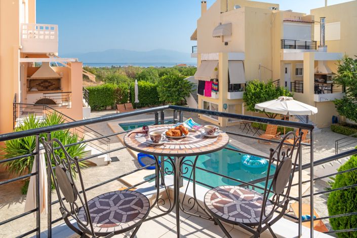 Image No.1-4 Bed House for sale