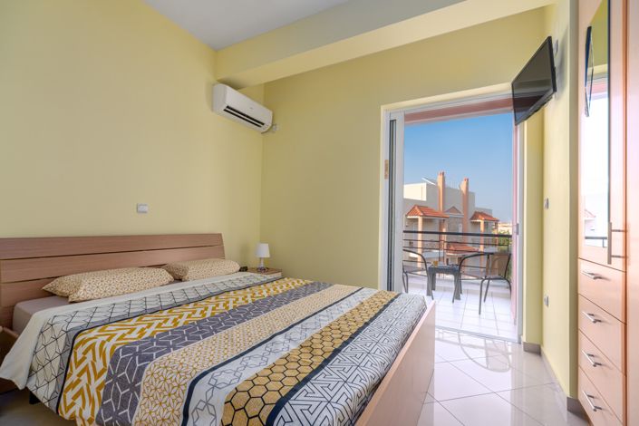 Image No.15-4 Bed House for sale