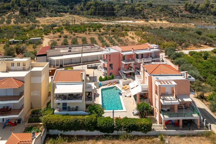 Image No.19-4 Bed House for sale