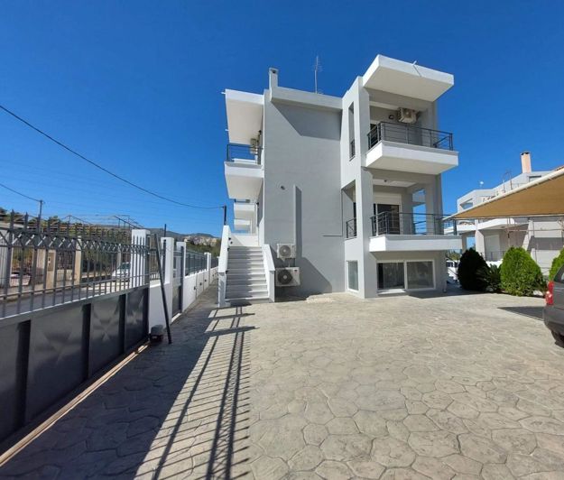 Image No.21-4 Bed House for sale