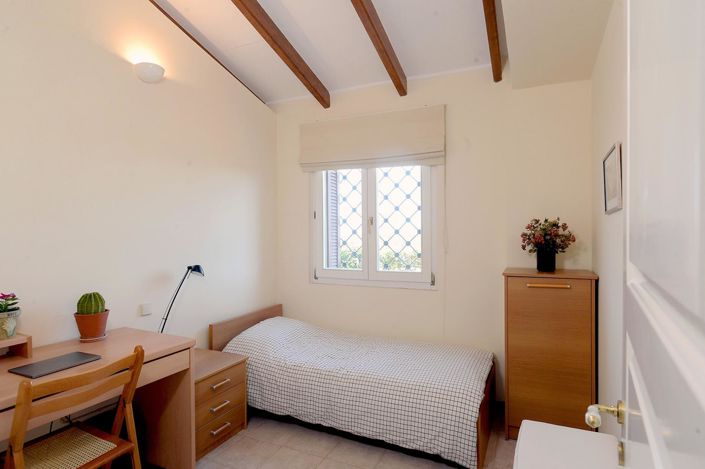 Image No.15-4 Bed House for sale