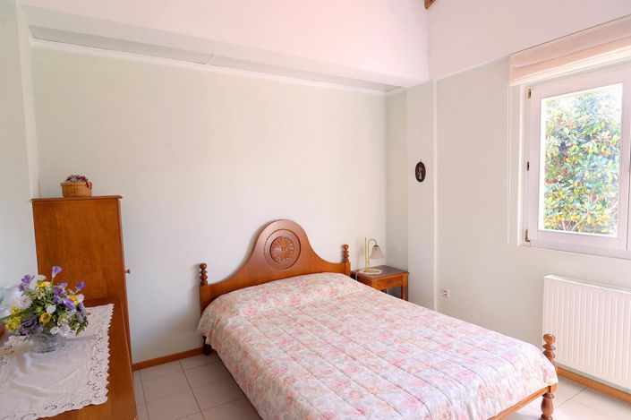 Image No.17-4 Bed House for sale