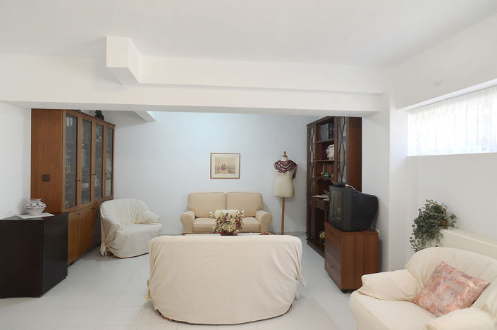 Image No.20-4 Bed House for sale