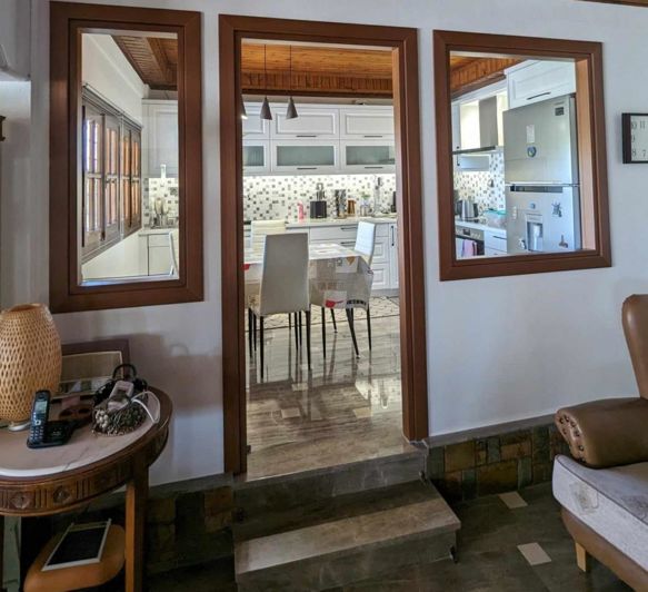 Image No.5-Maison de 4 chambres à vendre à Grèce