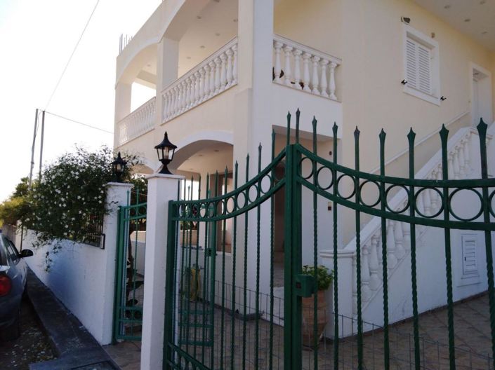 Image No.5-Maison de 4 chambres à vendre à Grèce centrale