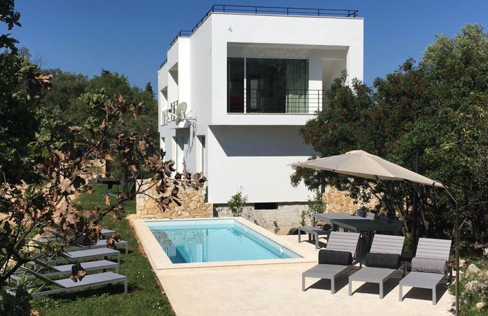 Image No.2-4 Bed Villa for sale
