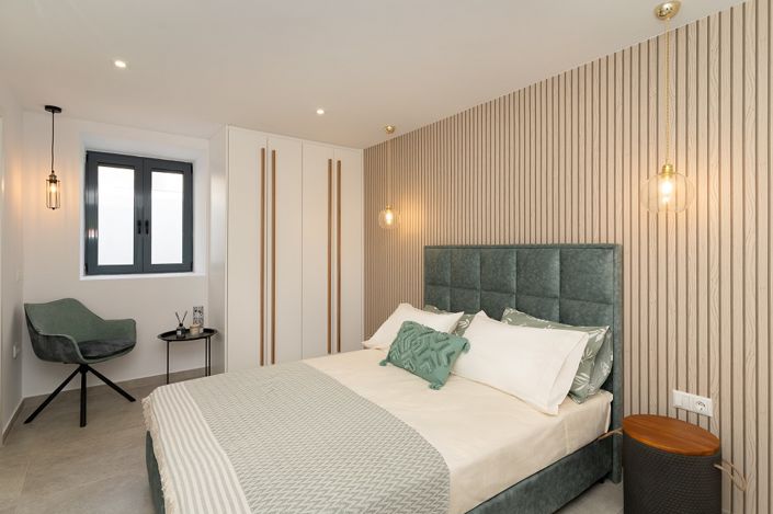 Image No.6-2 Bed House for sale