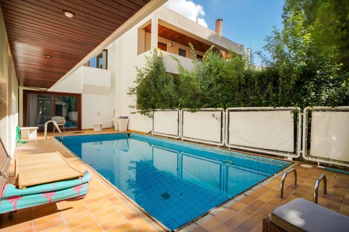 Image No.1-5 Bed House for sale