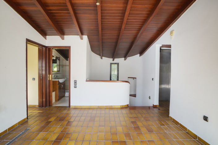 Image No.8-House for sale