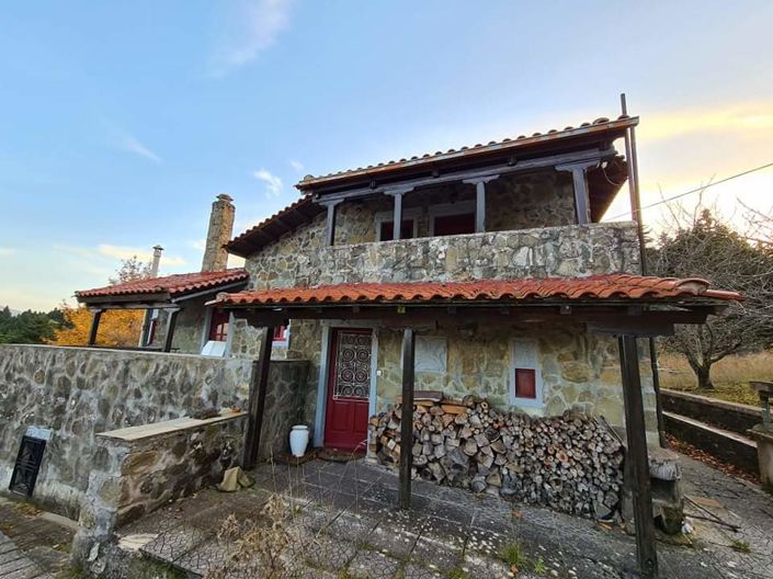 Image No.2-Villa de 4 chambres à vendre à Grèce centrale