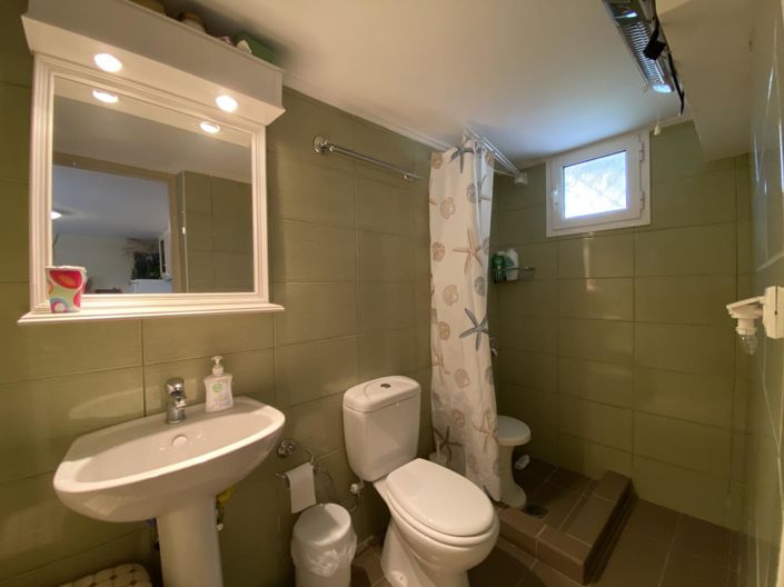 Image No.8-2 Bed House for sale