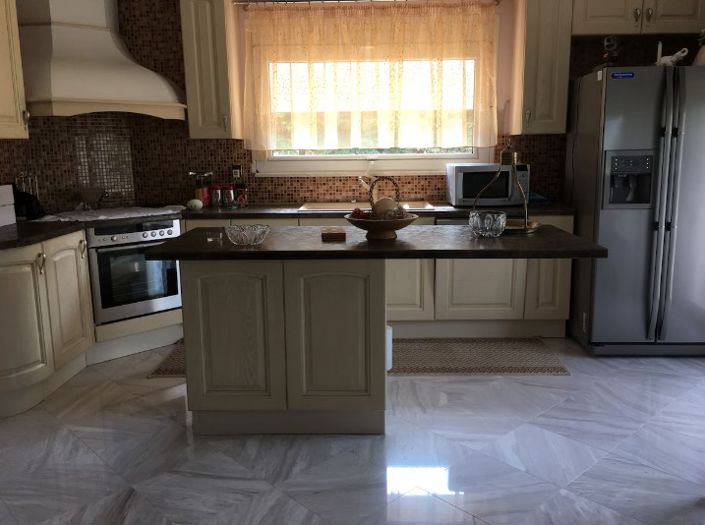 Image No.2-4 Bed House for sale