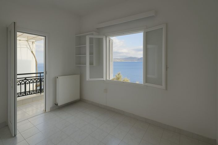 Image No.8-2 Bed House for sale