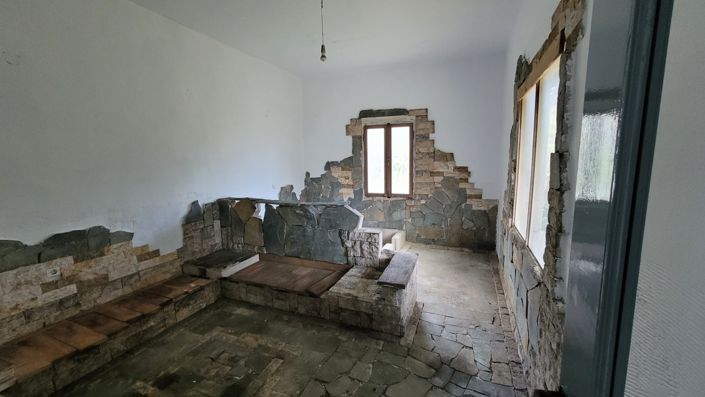 Image No.6-1 Bed House for sale