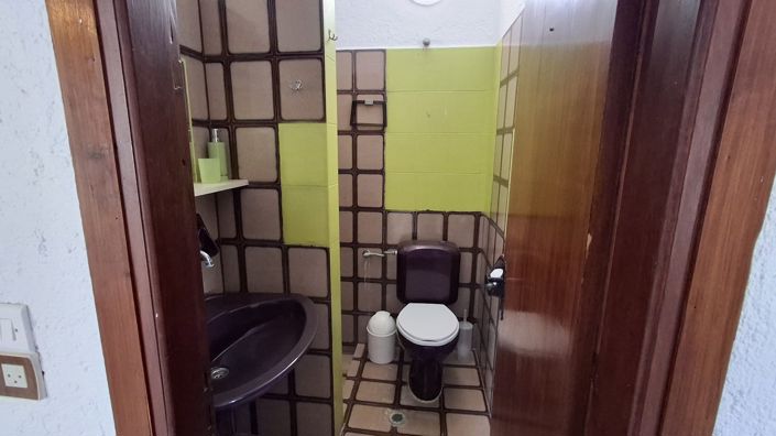 Image No.8-1 Bed House for sale