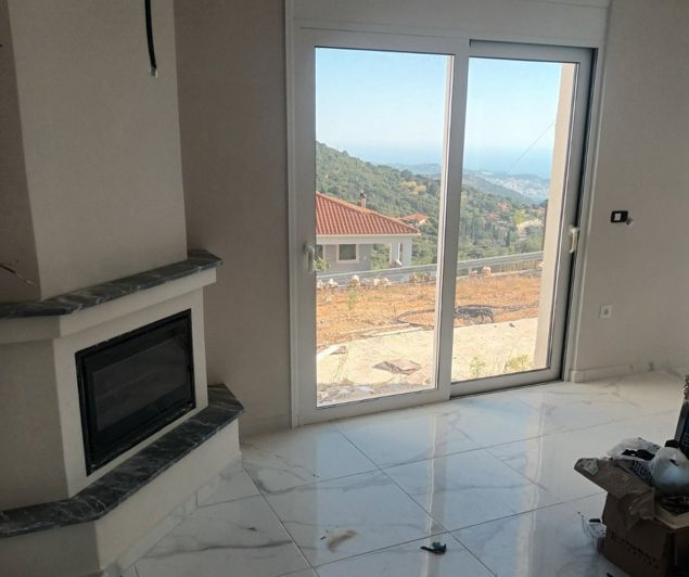 Image No.6-4 Bed House for sale