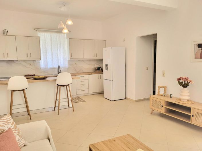 Image No.8-2 Bed House for sale