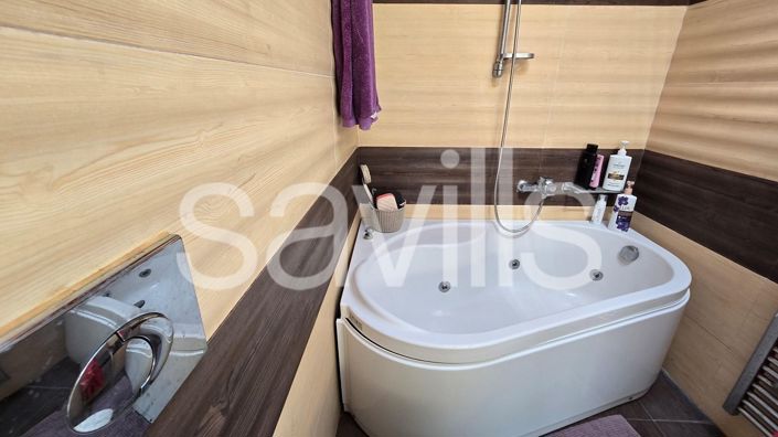 Image No.10-3 Bed Apartment for sale