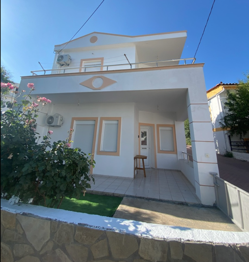 Image No.10-3 Bed House for sale